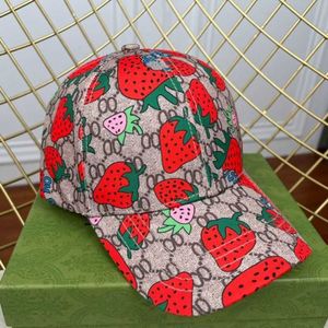 Berretto da baseball Designer Cappelli Palla di lusso Fragole Design Stile sportivo Viaggi Abbigliamento da corsa Cappello Temperamento Tappi versatili Multiplo 1nj2d