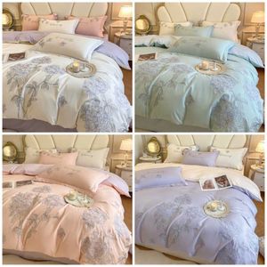 Set di biancheria da letto ricamato in cotone egiziano di lusso per set copripiumino federa per lenzuolo king size 4 pezzi per casa e hotel