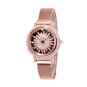 Нарученные часы модные сплавы Time приходит за бегам Watch Women's Quartz Watch