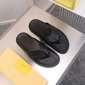 18 Model Ny lyxig designer för män på sommaren Summer Home Slippers inomhus badrum non slip par tofflor lätta andningsbara avslappnade sandaler