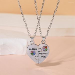 Подвесные ожерелья Mama Mama's Heart Cuzzle Set Set для 2 с цветным хрустальным кокером семьи мама День матери