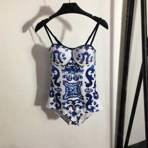 23SS Bikini Swimwear Женские купальные костюмы Женские бикини дизайнерский купальный костюм синий и белый фарфоровый отпечаток с подвеской из цельной купальники Женская одежда A1