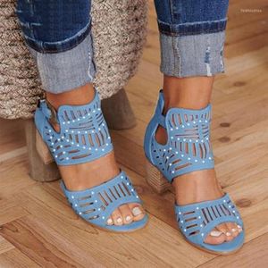 Sandaler kvinnors mode sommar vintage ihålig ut kik tå fyrkantiga chunky höga klackar kilskor kvinnlig stor storlek 42 skor