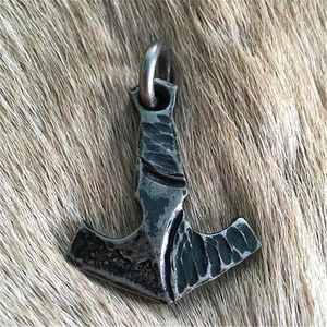 ペンダントネックレス高品質バイキングアンティークストーンツールMjolnir Thunderhammer Amulet Men's Necklace Bicycle Punk Jewelry