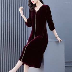 Casual Dresses Autumn and Winter Style Silk Long Sleeved Gold Velvet Dress High-End Luxury Heavy Industry Diamond Inlaid Temperament Kjol