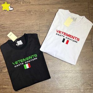 Camisetas Masculinas Primavera Verão Vestuário Homens Mulher Solta Camiseta Casual 1 1 Camiseta com Bandeira de Alta Costura Bordada Clássica VTM Manga Curta T230602