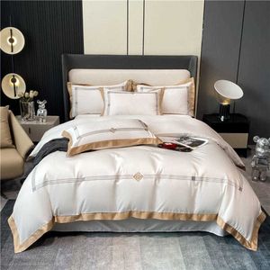 Egyptian Cotton Hotel Bedding Set Luxury 4PCS Golden Edge Stripe Embroidery Duvet Cover Bed Sheet Pillowcases Solid Color Bedclothes Home Textile Queen King Size