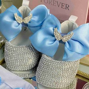 Dollbling Unikalny projekt Angel Wings Blue Bow Popular Baby Toddler Buty mody Casual Boy Girl Prewalker Rhinestone Buts Buty L230518