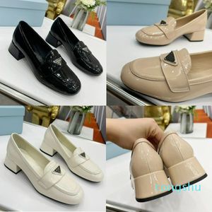 Toppkvalitet casual skor kvinnor loafers designer skor sko läder runda tå casual all-match tricolor vit svart brun med låda storlek 35-40