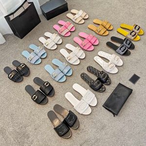 Tasarımcı Sandal Kadın Platformu Sandalet Slaytlar Kalın Alt Flip Flops C Yaz Düz Ayakkabı Velcro Günlük Plaj Flip Flips Gerçek Deri Yüksek Kalite Kutu 10A