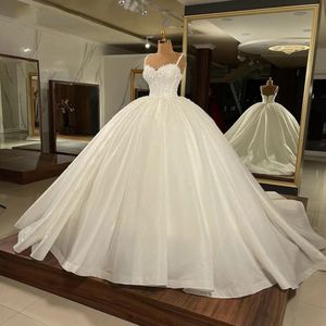 Underbara kvinnors bröllopsklänning 2023 Sweetheart Bead Lace Appliques Puffy Princess Bridal Gown Vestidos de Novia Custom Made Robe de Mariage