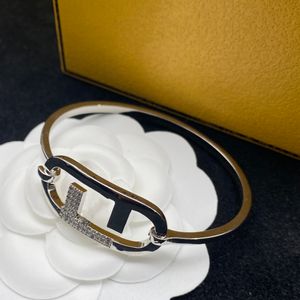 Braccialetto d'amore di design semplice Bracciale rigido in argento dorato Braccialetti classici con lettera F per gioielli da donna con ciondoli alla moda