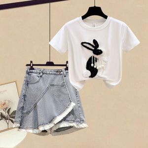 Fatos de treino femininos Verão Celebrity Fried Street Outfits 2023 Design Sense Nicho T-shirt de manga curta Saia denim Conjunto de duas peças para mulheres