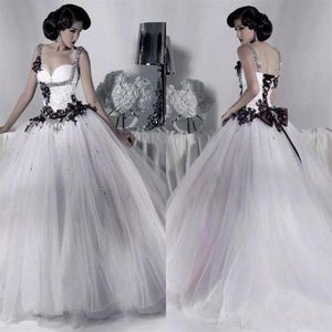 Vintage białe i czarne tiulowe suknie ślubne 2018 Pasek spaghetti Gothic Ball Sukni