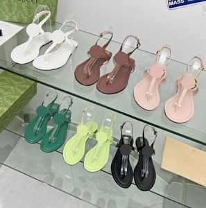 Famous Designer Shoes Leather Women Sandals Flip Flop Flat Slippers Brand Metal Buckle Ladies Sandals Beach Shoes Sliders Designer Slippers Slider Roman Shoes