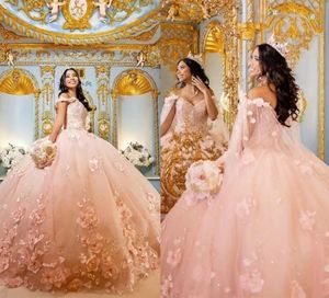 Pink 2023 Quinceanera Light Dresses With 3D Floral Lace Applique Off the Shoulder Straps ärmlös tyllan anpassad söt 15 16 Princess Pageant Ball klänning Vestidos