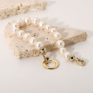 Braccialetto di perle d'acqua dolce naturale in acciaio inossidabile placcato oro 14 carati INS Fashion Bracciale da donna con fibbia rotonda Bracciale da donna con fibbia rotonda