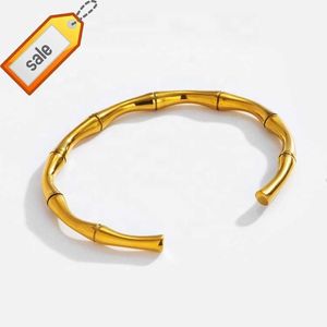 Partihandel Anpassad högkvalitativ rostfritt stål smycken 18K Guldpläterad krökad rör Big Chunky Bambu Bangle Armband för kvinna