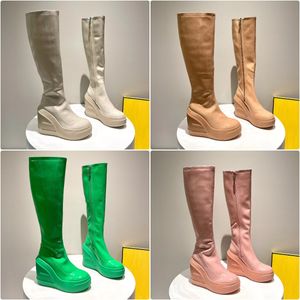 فاخر الصيف الخريف الخريف الجديد براءة اختراع أحذية جلدية مصممة أزياء نساء الكعك منصة البراء البقر براءات الاختراع إخفاء المطاط الكعب العالي 12 سم جولة أحذية أصابع القدم الحجم 35-40