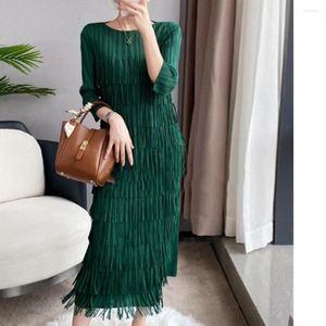 Casual Dresses Pleated Tassel Dress 2023 Spring Solid Color Luxury Women Three Quarter Sleeve Slim Fit Wedding Party Clothes 2R9033