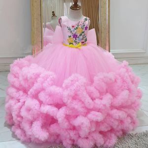 2023 Abiti da ragazza di fiori con perline rosa Abito da ballo Tulle Tiers senza maniche Vintage Abiti da bambina Peageant Dress ZJ421