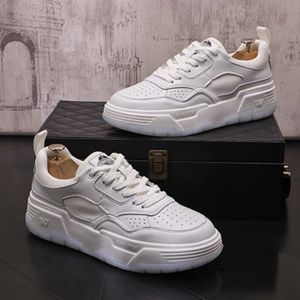 Mode och bekväma mesh andningsbara yttersula Summer Hot Sale Mens Casual Shoes Thick Bottom Bet Dreatoble Low-Top Sneakers