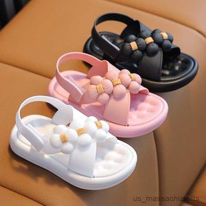 Sandaler Summer Girls Shoes Girls Sandaler Söta blomma Princess Shoes Children's Flats Soft Bottom Non-Slip Kids Beach Shoes Sandaler R230603