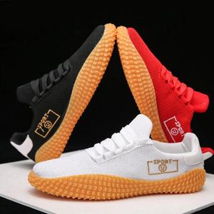 Oddychająca moda SummerWomen Sneakers Men 2023mesh Buty do biegania Mężczyzna czarne atletyczne obuwie płaskie buty na zewnątrz