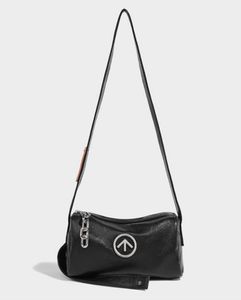 Grotto le cins olmayan kıdemli duyu ok tasarım çantası koyun derisi basit banliyö yıldızı aynı stil crossbody çanta