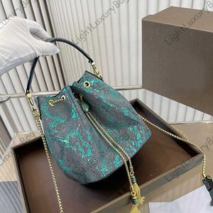 Designer Eimer Tasche Metall Quaste Umhängetaschen Mode Kette Umhängetaschen Geldbörsen Frauen Schlangenkopf Marke Handtaschen Klassische Weibliche Geldbörsen 230603