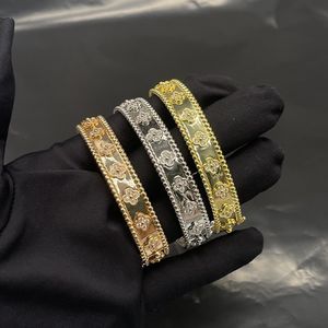 Designer per donna Bracciale con trifoglio dolce Gioielli in oro Placcato in oro con diamanti in cristallo pieno Bracciale con foglia portafortuna Commercio all'ingrosso per la festa di nozze di San Valentino