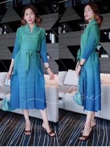 Dress 2023 Miyake Pleated New Women's Dress Fashion Western Gradient Joker Casual Party Vestidos Traf