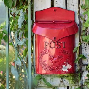 Garden Decorations Pastoral Lockable Secure Iron Post Box Vintage Handmade Metal Letter spaper Mail Wall Mounted Creative Mailbox HW176 230603