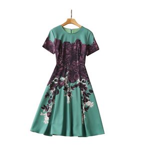 Summer Black Floral Print Paneled Dress Kort ärm Runda hals Midi Casual Dresses A3A101526