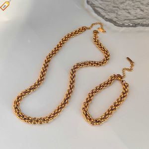 2023 Dazan New 18k Gold Plated Tarnish Free Stainless Steel Vintage Corn Twist Necklace Indian Luxury Jewelry Set For Women