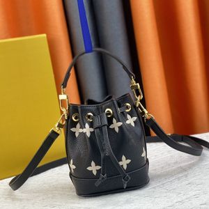 Fashion Designer Mini Tote bag #81836 Men and women Temperament Portable Shoulder Bag Classic Vintage Crossbody Bag Leather Bag