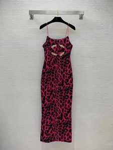 Verão 2023 novo vestido de alça pequeno perfumado ouro quente padrão leopardo sexy picante casaco de menina vestido longo de alça de quadril