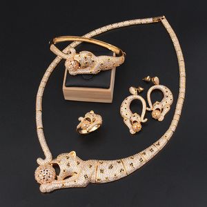 ゴールドチェーンダイヤモンドチョーカーペンダント女性のためのネックレス