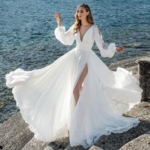 Lorie Beach Szyfonowe sukienki ślubne Białe 2020 Długie puszysty rękaw V High Slit Stuns Sukienki ślubne Otwarte Back Wedding Party