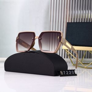 Topp lyxiga solglasögon för kvinnor Polaroid Lens Designer Womens Mens Goggle Senior Eyewear For Women Gereglasses Frame Vintage Metal Sun Glasses With Box 7220