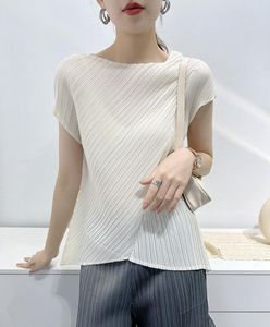 2023 New Product Folding T-shirt ISSEY T-shirt Pleated Top Irregular Pleated Top Casual Top