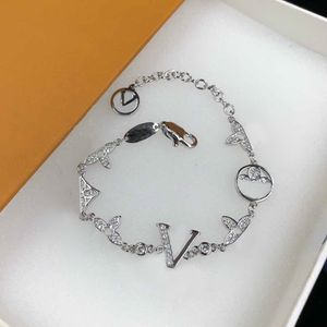 Designer di braccialetti di lusso di alta qualità per bracciale a catena da donna elegante bracciale in argento moda donna ciondolo lettera trifoglio matrimonio gioielli di design speciale