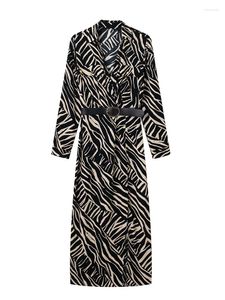 Lässige Kleider für Frauen 2023 Vintage Animal Print Langes Kleid mit Schnallengürtel V-Ausschnitt Kragenärmel vorne geschlitzter Saum Maxi