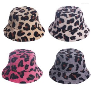 Berets Women Winter Warm Fluffy Fuzzy Plush Bucket Hat Leopard Digital Print Sunscreen Short Brim Hip Hop Outdoor Fisherman Cap