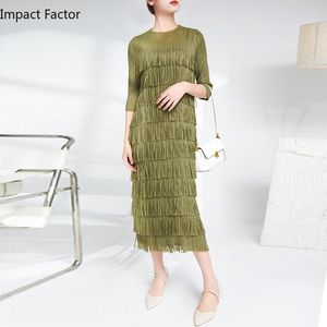 Dresses 2023 Miyake Fold Design Sense Minority Fringe Dress Medium and Long Women's Loose Leisure Party Dress