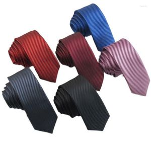 Fliegenversion der 5 cm schmalen Krawatte für Männer und Frauen, hübsche Modeaccessoires, Design-Boutique, Spiralnadelstreifen