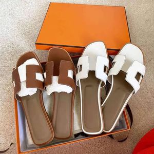 2023New Hot Designer leather ladies sandals summer flat shoes fashion beach women slippers letter drag 34-43