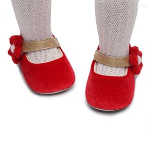 Pierwsze spacerowicze 0-18m Baby dziewczynki Mary Jane Velvet Flats Niepoślizgowa kwiatowa księżniczka sukienka ślubna buty Crib Toddler