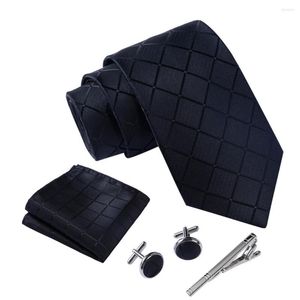 Bow Ties Ikepeibao Classic Black Checked Plaid Men Slipsuppsättningar WithVintage Hankie Metal Cufflinks och Clip Set Accessories Fit Group