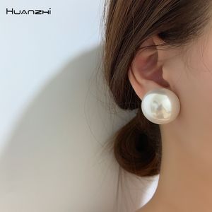 Huanzhi 2020 New Autumn Winter Minumalist Retro Pearl Stud earring for Women Girls Party Jewelry WeddingFriends Birthday Gift